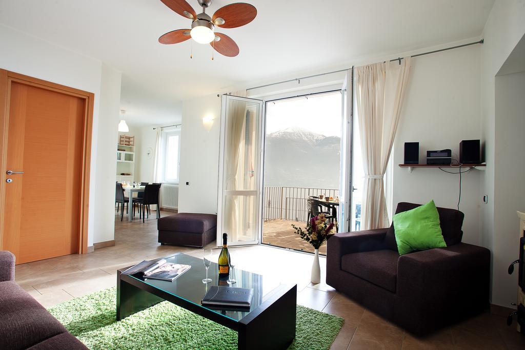 Residenza Romina Sleeps 8 With Pool- By Italian Apartments Rezzonico Quarto foto