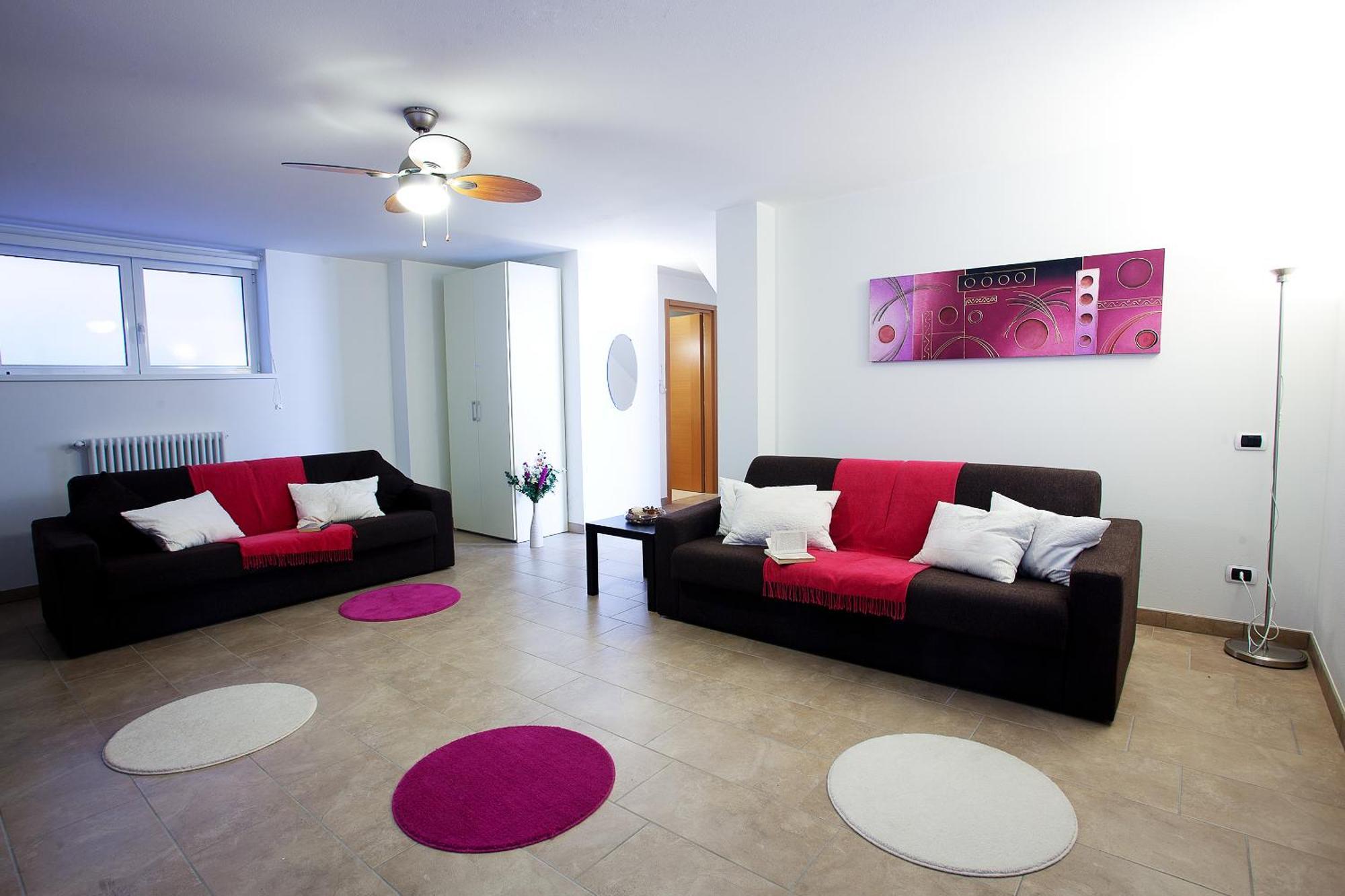 Residenza Romina Sleeps 8 With Pool- By Italian Apartments Rezzonico Exterior foto